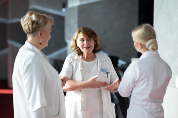 Group of medical professionals having discussion
