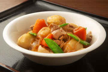 豚肉の肉じゃが
