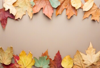 Herbstliche Blätter in warmen Farben bilden einen Rahmen auf  beigen Hintergrund, ideal für saisonale Designs oder Grußkarten. Generative KI