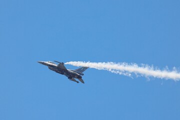 F16 falcon