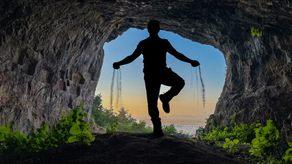 A successful traveler in a cave, an extraordinary texture and the happiness of the passion to...