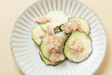 ズッキーニのツナ和え