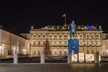 Pałac Prezydencki w Warszawie nocą