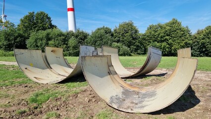 Wind turbine, dismantling of reinforcing steel and 
Steel scrap means sustainable circular economy