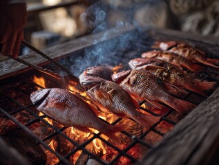 Imagen de varios peces a la parrilla sobre brasas ardientes, con un ambiente rústico y apetitoso.