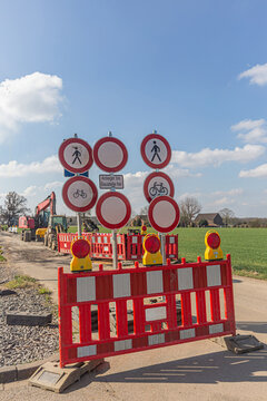 Stra&szlig;ensperre durchfahrt verboten