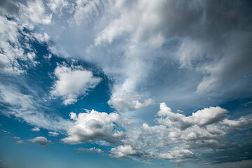 Obraz premium Blue sky and white clouds, pure natural scenery