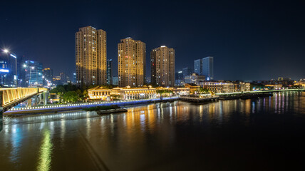 Obraz premium Ningbo Old Bund (Laowaitan) at night