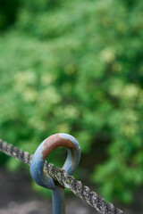 Obraz premium 鉄杭とロープ