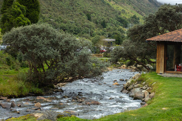 Parque Nacional Cajas en la Provincia de Azuay en Cueca, Ecuador. Una especie de paramo con diversidad de animales, senderos que atraviesan bosques nubosos de hoja perenne y sus cientos de lagunas.