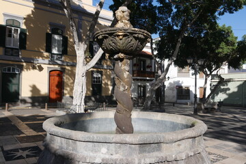 Fototapeta premium Brunnen in der Altstadt Vegueta in Las Palmas de Gran Canaria
