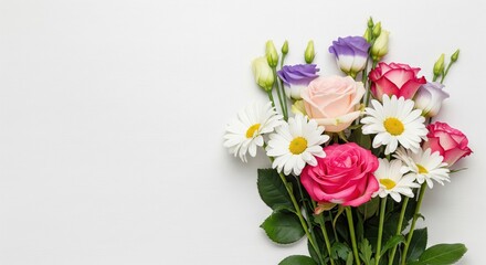 Obraz premium Mixed flower bouquet with roses and daisies, top view with copy space.