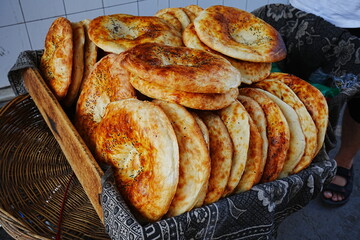 Uzbekistan Food, Bread, Non - ウズベキスタン料理 パン ナン