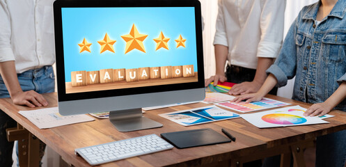 Naklejka premium Customer satisfaction and evaluation analysis on brisk software computer for marketing strategy planning