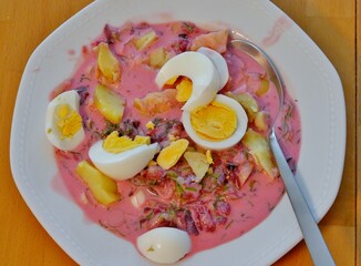 Šaltibarščiai – Kalte Litauische Rote Beete-Suppe