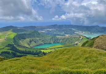 Obraz premium Panoramic View of Volcanic Lakes and Green Landscape, São Miguel, Azores, Portugal