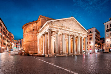 Fototapeta premium Evening view of the Roman Pantheon, an ancient structure dating back to the 1st century AD, built in honor of King Marcus Agrippa.
