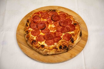 Pepperoni's true rustic pizza with sourdough mass fermented with Levain. A perfect vera pizza