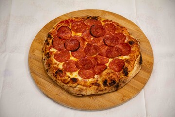 Pepperoni's true rustic pizza with sourdough mass fermented with Levain. A perfect vera pizza