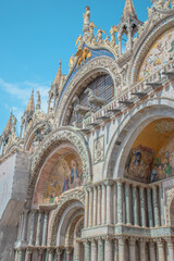 Espectacular fotografía de la Basílica de San Marcos en la ciudad de Venecia, Italia.