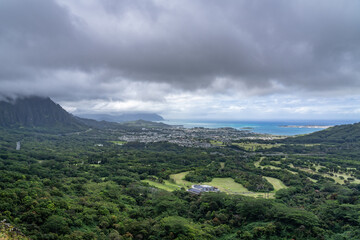 Koʻolau Range / Koʻolau Volcano / shield volcano. Nuʻuanu Pali Lookout, Honolulu Oahu Hawaii. windward side, Kaneohe

