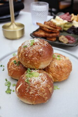 Upscale dining in downtown Columbus featuring gourmet steak dishes, roasted potatoes, and artisan cocktails. A sophisticated culinary experience highlighting modern American cuisine and vibrant platin