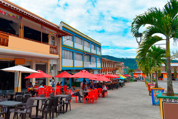 Zona de cafeterías del municipio de Santuario, Caldas. Colombia.