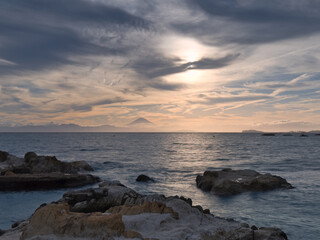 三浦半島長者が崎の夕景と富士山のシルエット