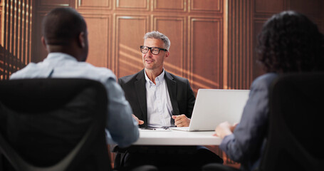 Legal Mediation For Divorcing Couple In Front