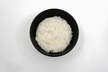 검은 그릇에 담긴 흰 쌀밥 한 공기

