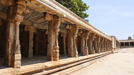 The Hanging Pillars of Veerbhadra Temple, the 16th Century Vijayanagar Empire Monument, Lepakshi, Anantapur, Andhra Pradesh, India.