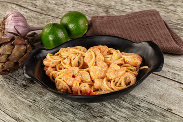 Pasta spaghetti with prawn and cream