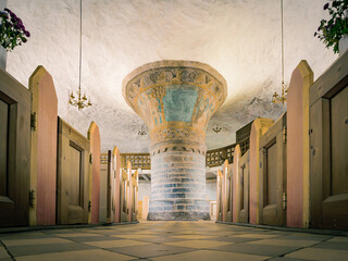 Innenraum der St. Nicolaus Rundkirche in Nylars auf Bornholm, horizontal