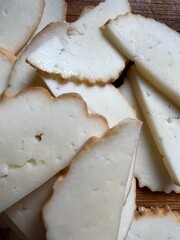 Żółty ser ,składniki do pizzy domowej 100% naturalne produkty.