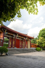 Fototapeta premium A Traditional Chinese Temple with Ancient Charm and Serene Atmosphere