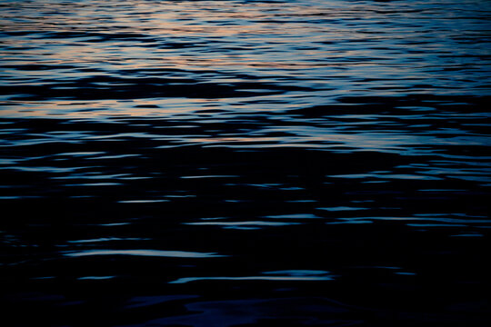 夕暮れの海