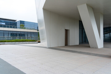 Obraz premium empty ground with modern building