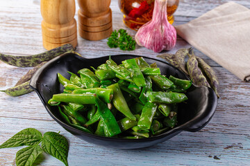 Steamed green bean strings heap