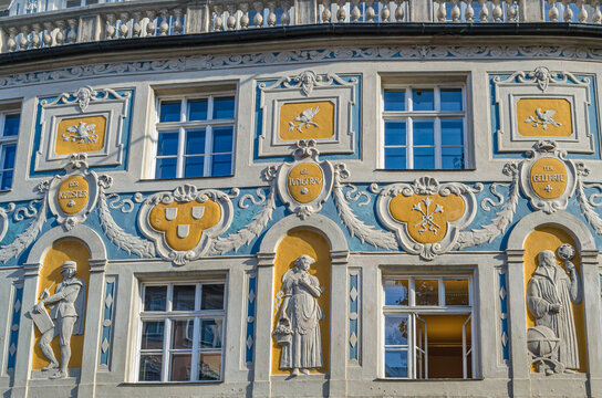 MUNCHEN, GERMANY - JULY 3, 2015: Facade detail of Ruffinihaus (Ruffini House) in the old town of Munich, Germany, built by Gabriel von Seidl in 1903, named after the Ruffini tower, demolished in 1808