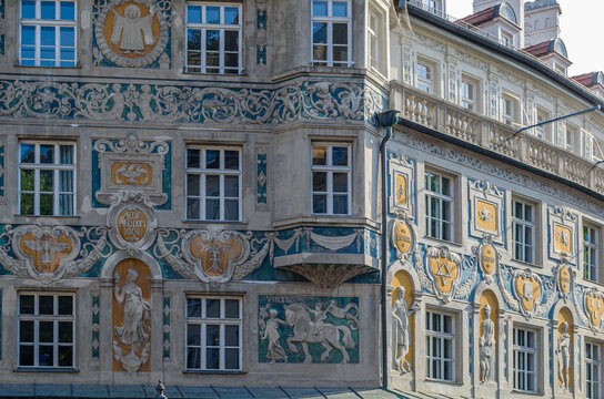 MUNCHEN, GERMANY - JULY 3, 2015: Facade detail of Ruffinihaus (Ruffini House) in the old town of Munich, Germany, built by Gabriel von Seidl in 1903, named after the Ruffini tower, demolished in 1808