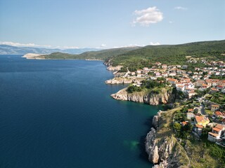 Vrbnik - wyspa Krk - Chorwacja - pięknie położone miasteczko słynące z wąskich uliczek i pysznego wina © Konrad