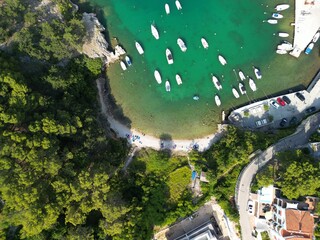 Vrbnik - wyspa Krk - Chorwacja - pięknie położone miasteczko słynące z wąskich uliczek i pysznego wina © Konrad
