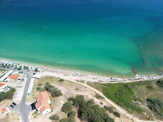 Baska - wyspa Krk - Chorwacja - wakacyjny kurort na wyspie Krk - zdjęcia z drona w wysokiej jakości w piękny letni dzień © Konrad