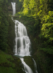 Obraz premium Geissbach Falls off Lake Brienz Switzerland