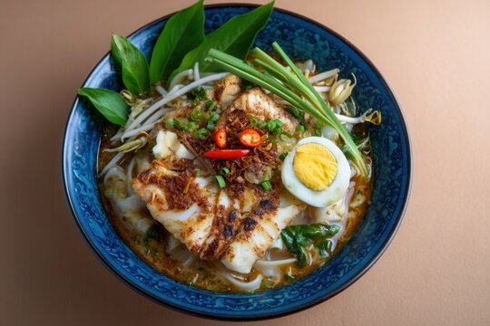Delicious nom banh chok samlor proher from Cambodia's countryside