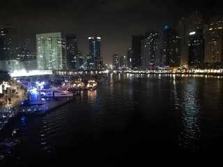 Obraz premium Dubai marian at night
