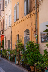 Obraz premium Le quartier du panier dans les rues de la ville de Marseille en France
