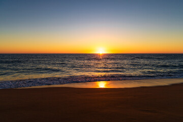 atardecer en el horizonte surcaliforniano