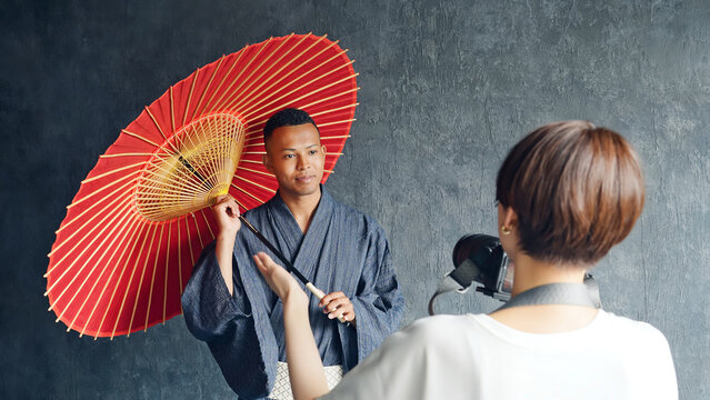 kimono, dressing, yukata, japanese clothing, studio, photographer, photography, tourist, inbound, young, man, multinational, black, african, traveler, experience, guest, review, tourism, travel, trip,