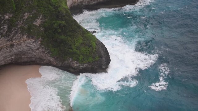 the natural beauty of the beaches in Nusa Penida with its white sand
